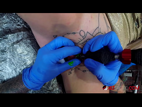❤️ Sully Savage-k izugarri tatuatu zuen klitorian tatuaje bat egin zuen ❤️ Errusiar porno gurean eu.fashiontee.top ❌️❤